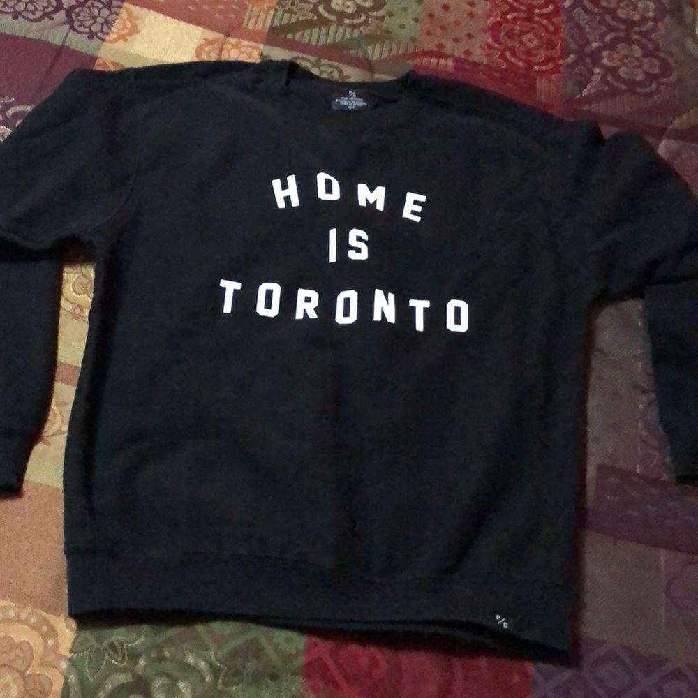 Home is Toronto crew neck